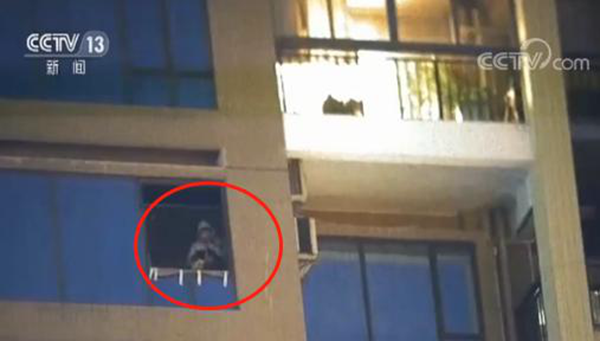 【视频】团伙利用无人机&ldquo;飞线&rdquo;越境走私手机 月入上千万