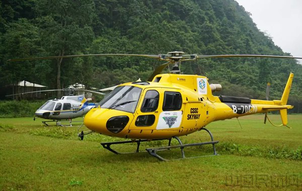 空中客车直升机分部制造销售的轻型通用直升机小松鼠AS350.webp_副本.jpg
